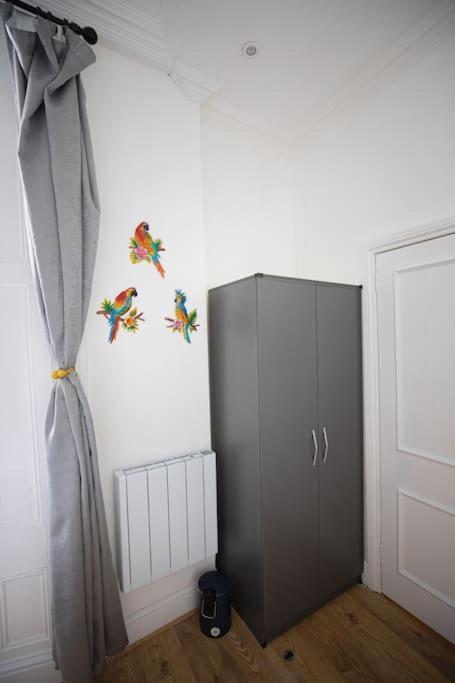 Perfect Location 4Bed 2 Bath Spacious Apartment London Bagian luar foto
