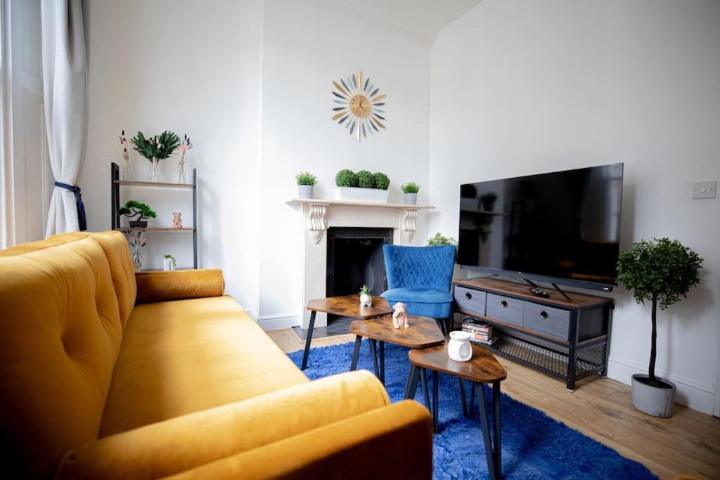 Perfect Location 4Bed 2 Bath Spacious Apartment London Bagian luar foto