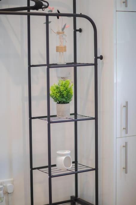 Perfect Location 4Bed 2 Bath Spacious Apartment London Bagian luar foto