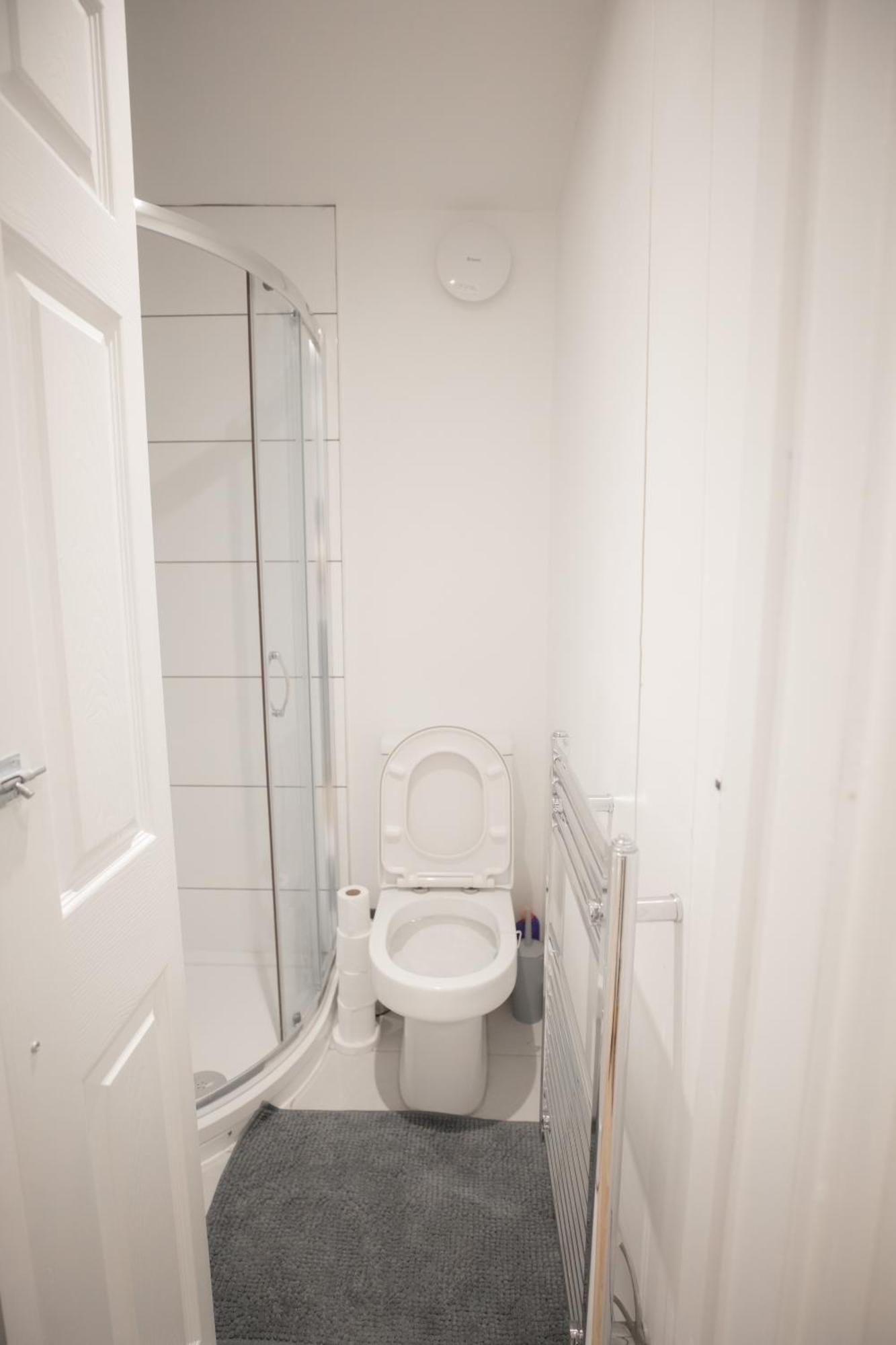 Perfect Location 4Bed 2 Bath Spacious Apartment London Bagian luar foto